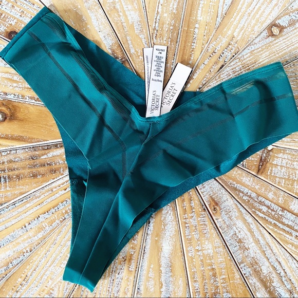 NWT Victoria’s Secret No Show Hiphugger Panties - Picture 3 of 5